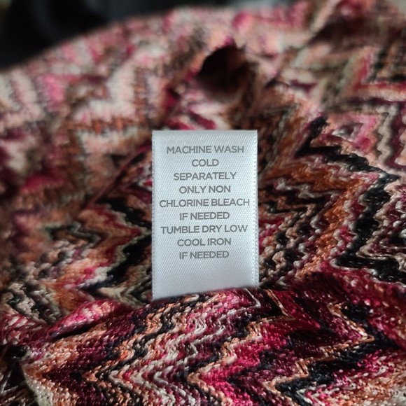 Avenue Women Sleeveless Blouse Tank Top Size 14/16 Chevron Pattern Burgundy EUC - Picture 8 of 8